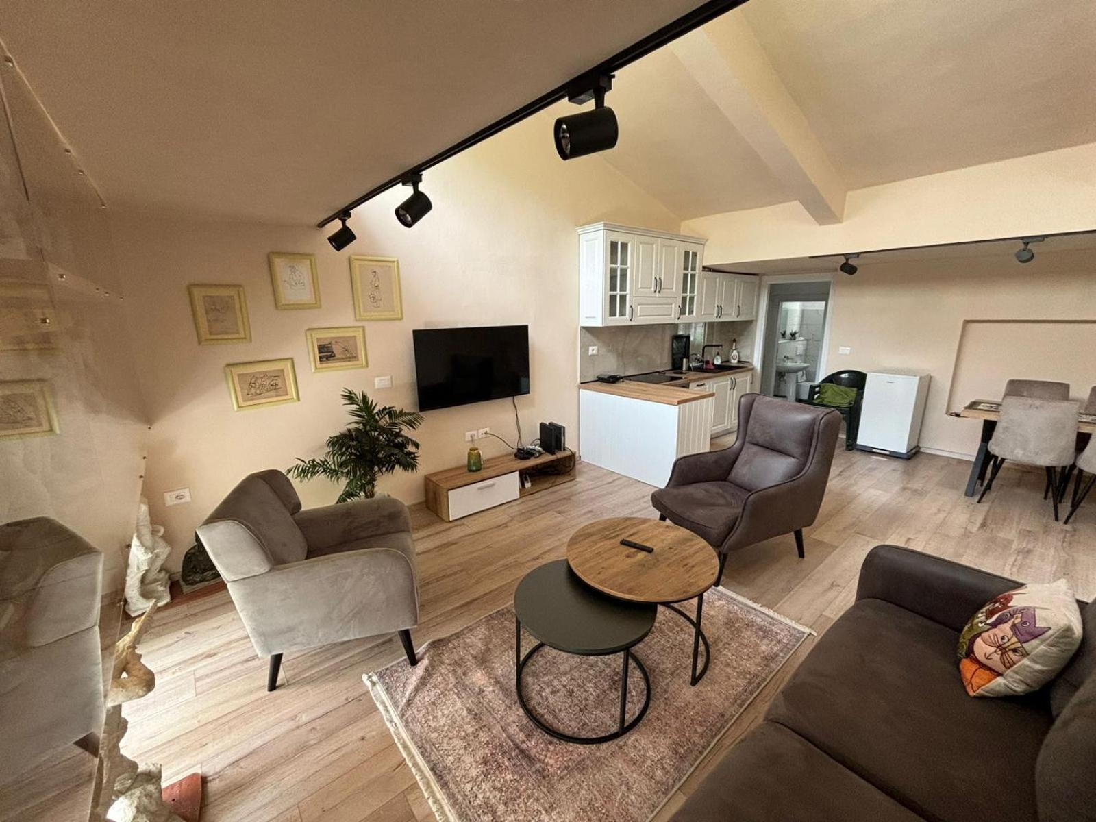 Vacation Studio By Andrea Tirana Exterior photo